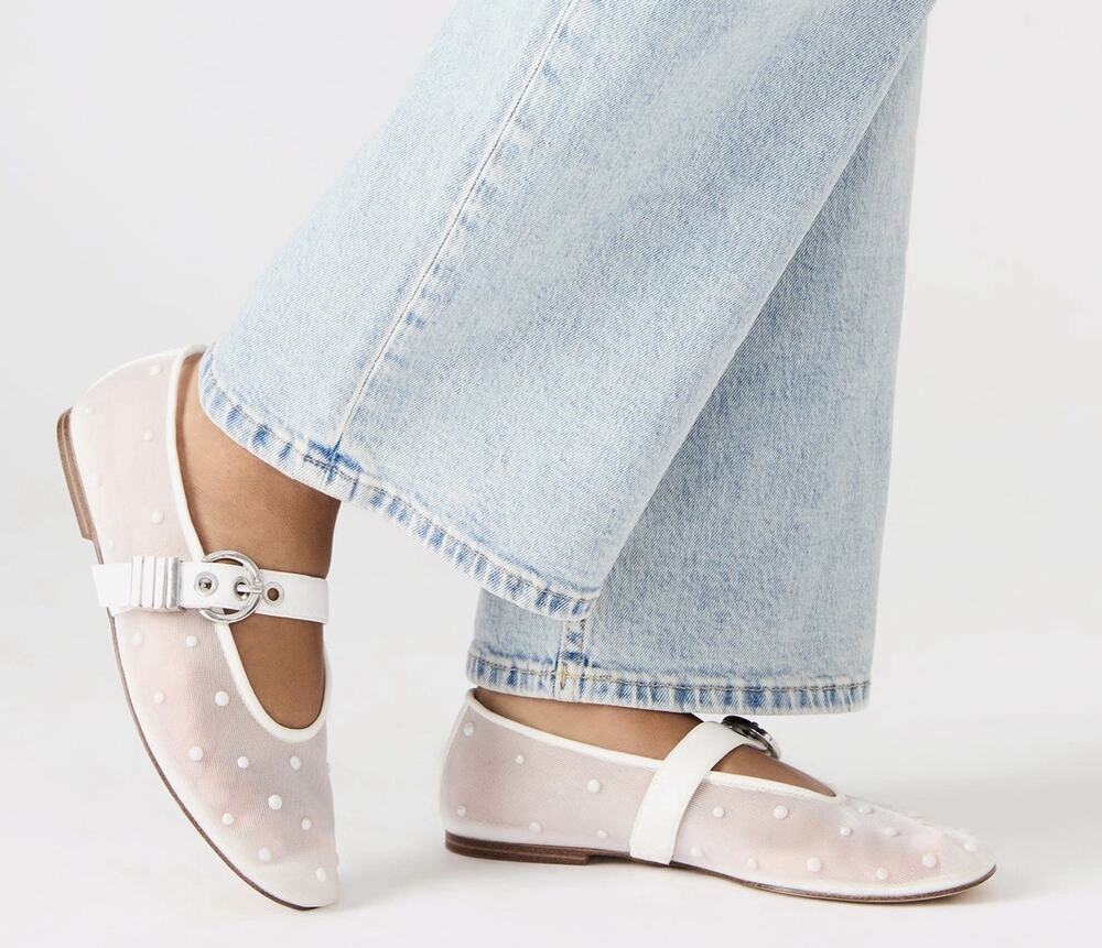 NWOB LUCIA PEARL STEVE MADDEN WHITE PEARL FLATS SIZE 9 SRD